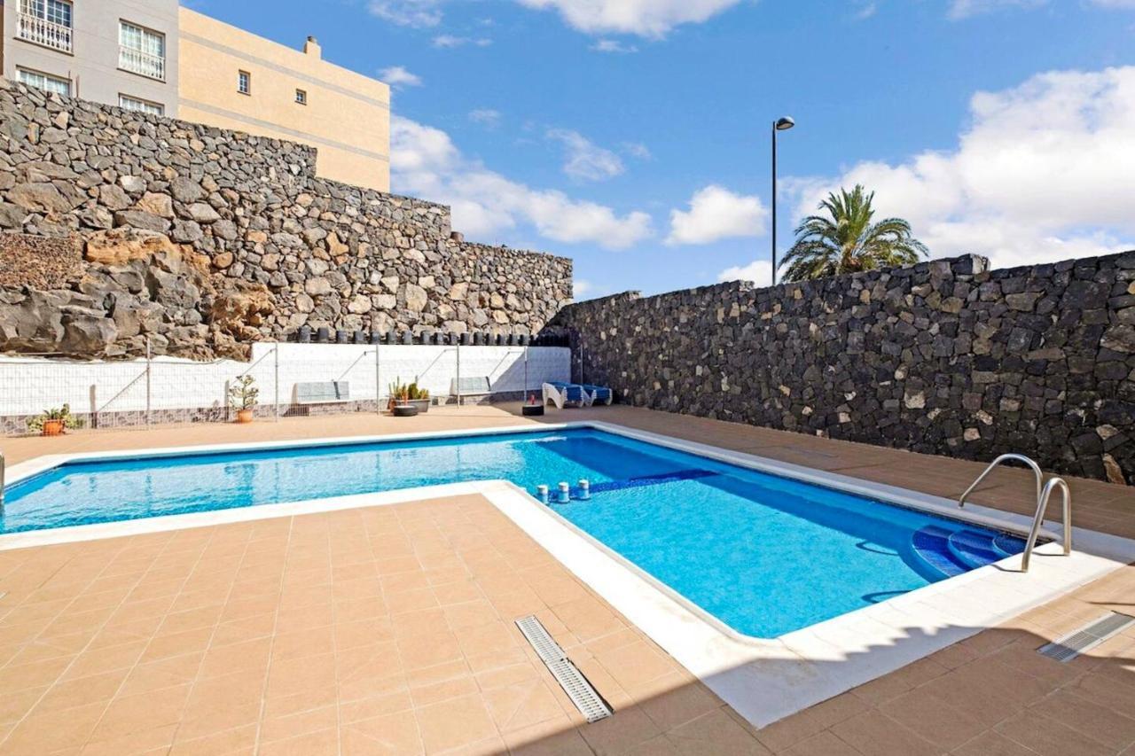 Apartment 2 Bedrooms With Shared Pool Furnished Terrace And Wifi At Costa Del Silencio 1 Km Away From The *